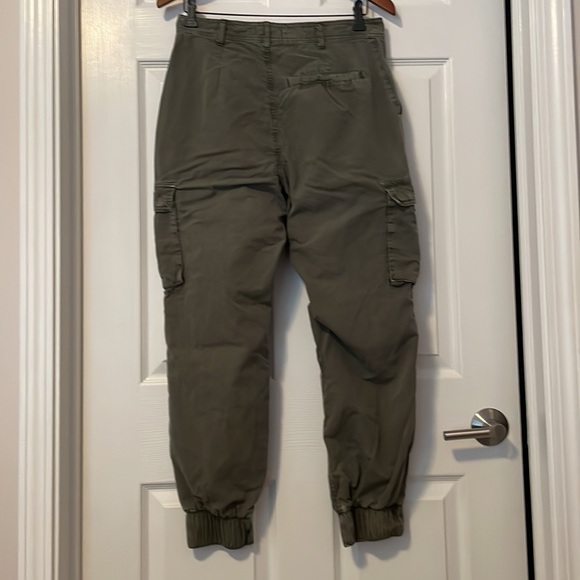 Abercrombie & Fitch cargo army green jeans. Women’s S - Picture 6 of 10